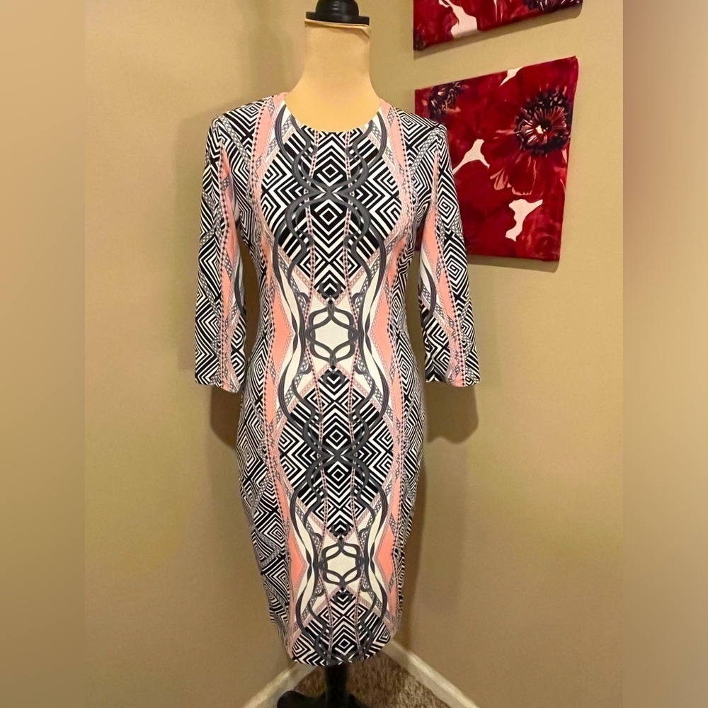 Bisou Bisou Michelle Bohbot Sheath Pink/ Black/White Body-con Dress, size 4